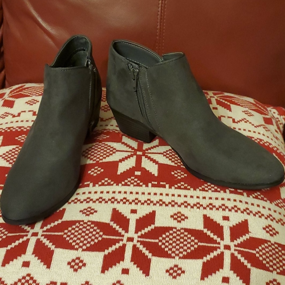 Style & Co. Ankle Booties - NWOT - Picture 2 of 10